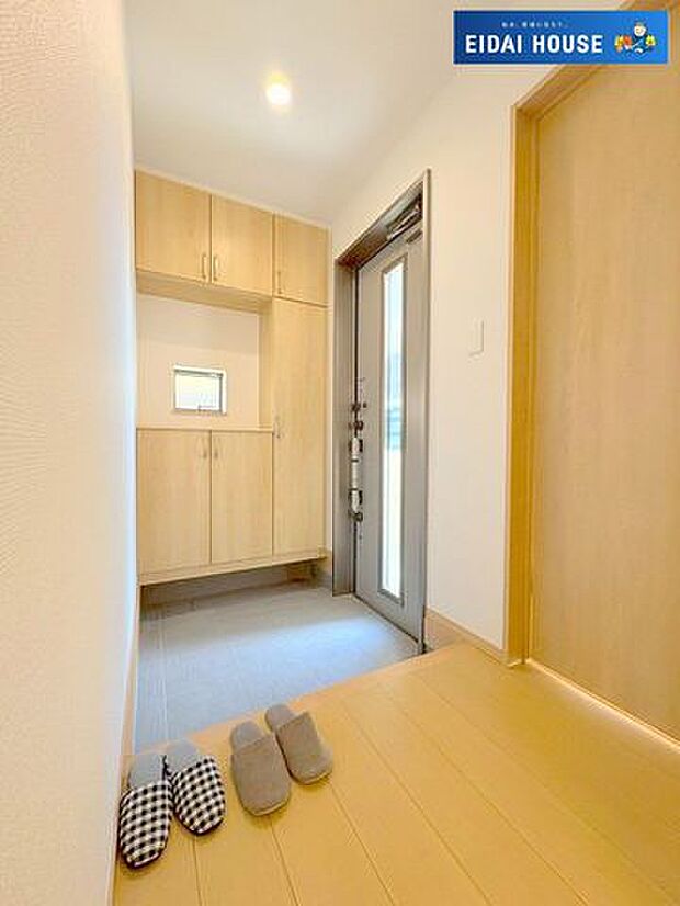 玄関（靴収納付き）