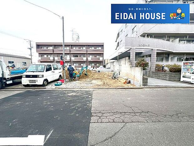 前面道路含む外観