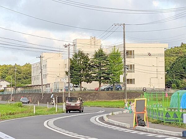富谷市立富谷中学校 徒歩23分 1800m