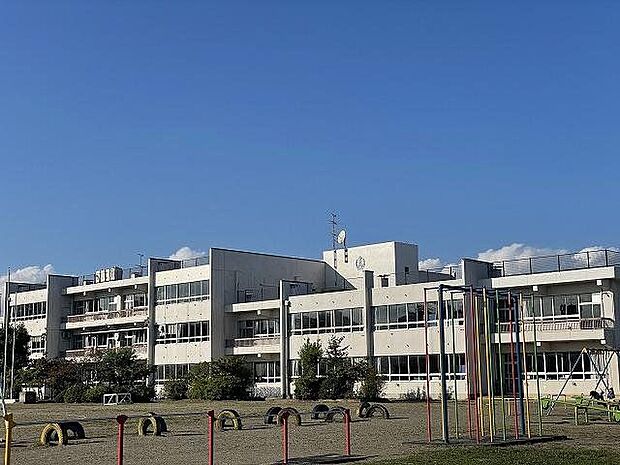吉岡小学校 徒歩約16分 1250m
