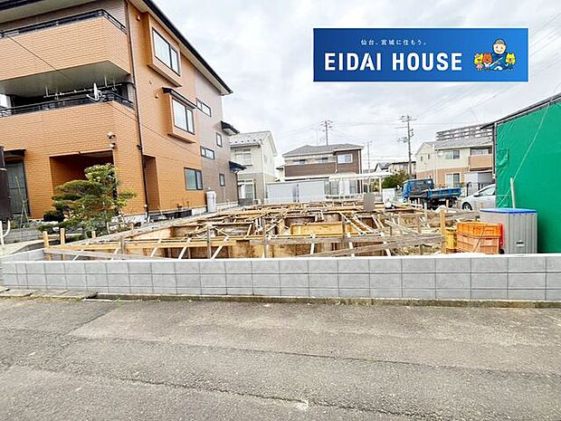 前面道路を含む現地現況外観写真