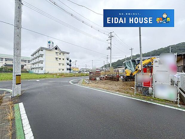 前面道路を含む現地現況外観写真