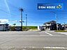 その他：前面道路を含む外観
