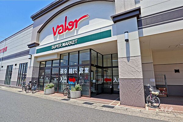 スーパーマーケットバロー(春日井西店)の外観