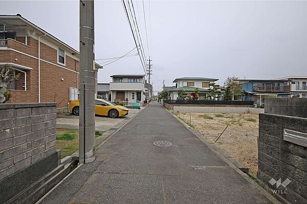 物件の東側前面道路（北側から）［2026年4月15日撮影］