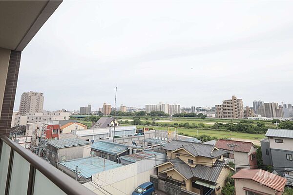 バルコニーからの眺め（南東方向）［2026年7月12日撮影］