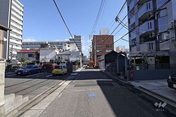 敷地北側の前面道路