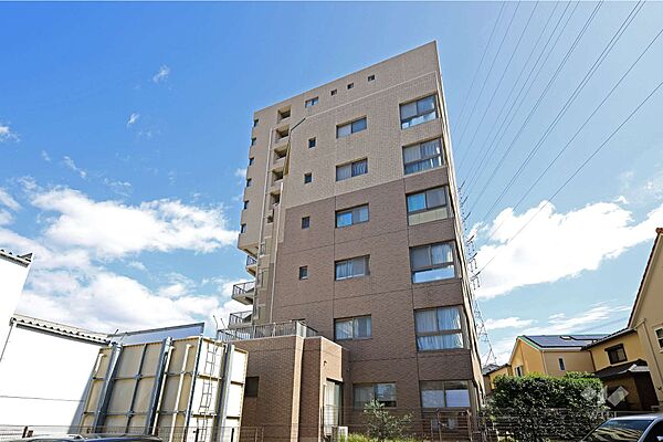 ネオグランデ植田南の外観（西側から）