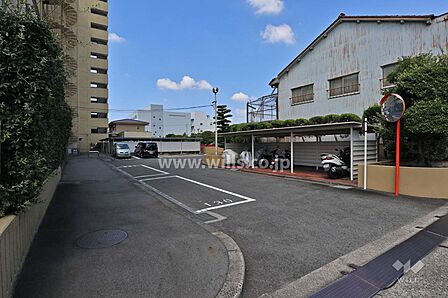 敷地内駐車場(屋外平面式)