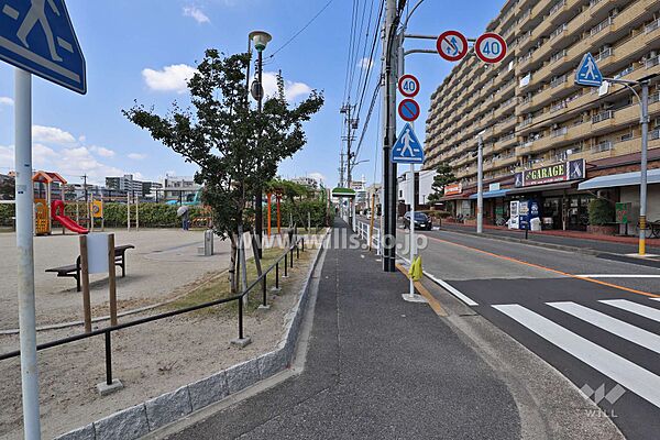 敷地南側には公園があります。
