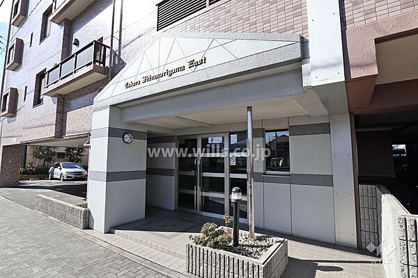 東側エントランス