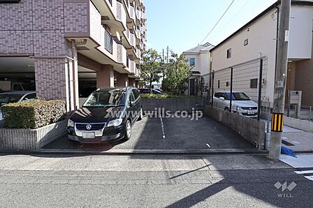 敷地内駐車場(屋外平面式)