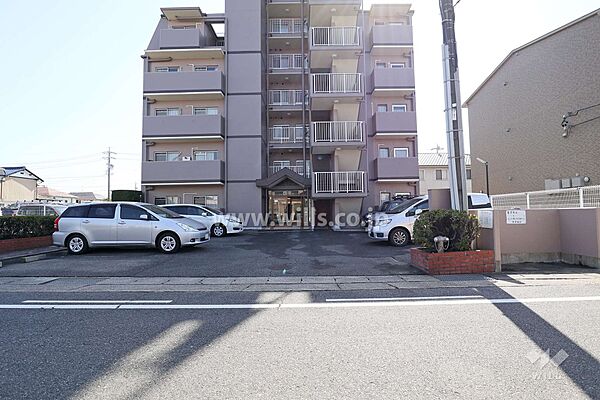 駐車場出入り口・敷地内駐車場（屋外平面式）