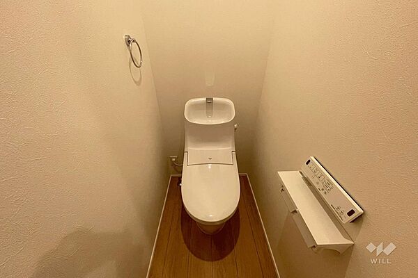 トイレはつなぎ目の少ないお掃除しやすいタイプ。