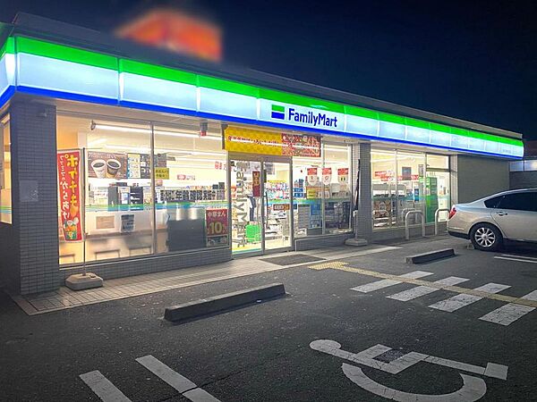 ファミリーマート東大阪横小路店まで徒歩4分