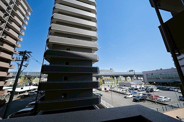 東向きの間取りで、気持ち良い朝日が差し込んできます♪