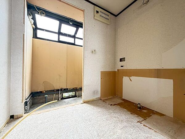 ※リフォーム工事中です。クロス張替、CF張替えます。洗面台や洗濯水栓も新しくなるのは嬉しいですね♪