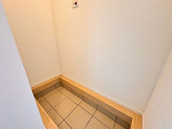 玄関を拡大表示