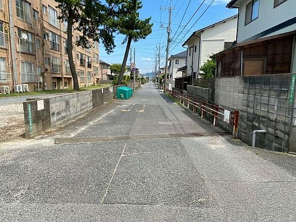 こちらも前面道路です♪