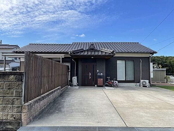 お家を正面から見た感じです♪