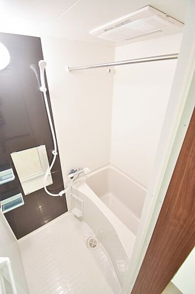画像5:浴室乾燥付きなので梅雨時や洗濯物が多くても安心です。