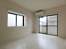 多摩都市モノレール 砂川七番駅 徒歩2分の賃貸マンション 2階1Kのリビング/ダイニング