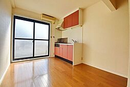 西武拝島線 西武立川駅 バス30分 五中南下車 徒歩7分の賃貸アパート 1階2DKのリビング/ダイニング