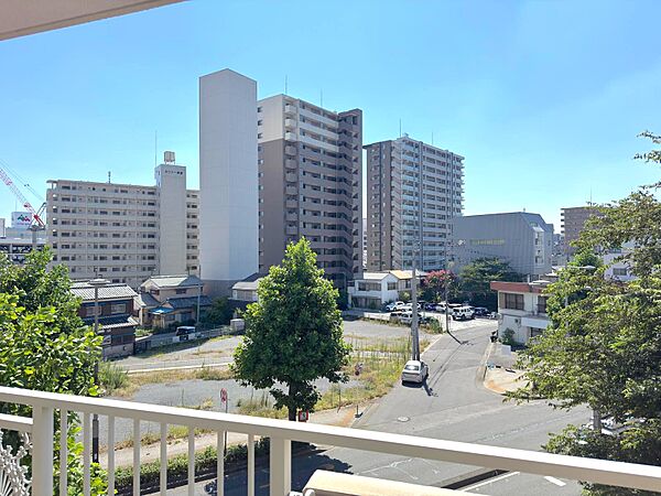 apartment 埼玉県熊谷市銀座３丁目61-1
地図を見る