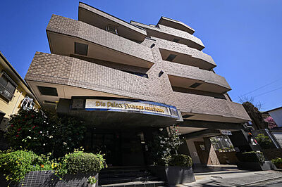 外観:窓の外に広がる開放感に包まれて。美しい景色を眺めながらのコーヒータイムや読書が、何気ない日常を鮮やかにアップデートしてくれます。 外観:窓の外に広がる開放感に包まれて。美しい景色を眺めながらのコーヒータイムや読書が、何気ない日常を鮮やかにアップデートしてくれます。