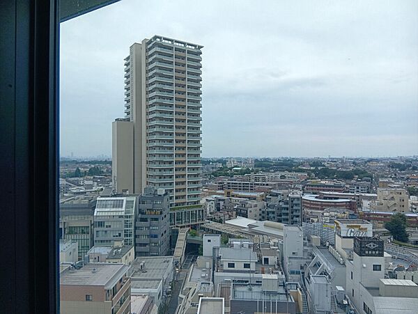 【住戸からの眺望写真】地上26階建の13階部分に位置します。高層階ならではの開放的な眺めが楽しめます。※眺望は将来にわたって保証するものではありません。