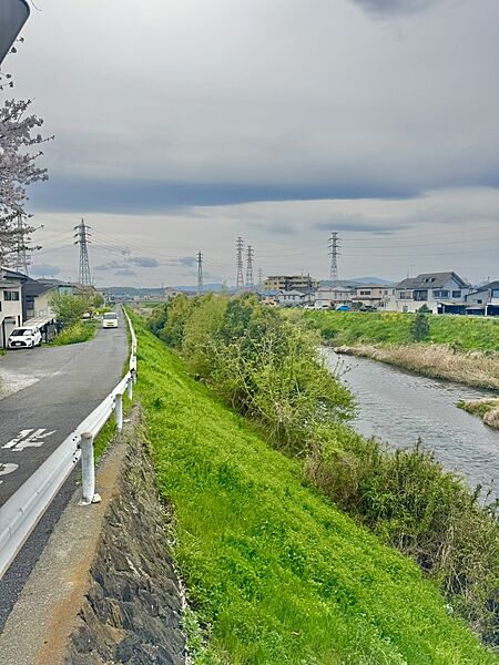 【周辺の景色】近くに渋田川が流れる、自然を身近に感じられる住環境。清々しい空気のなか、ご家族とのお散歩やジョギングなども楽しめそうです。