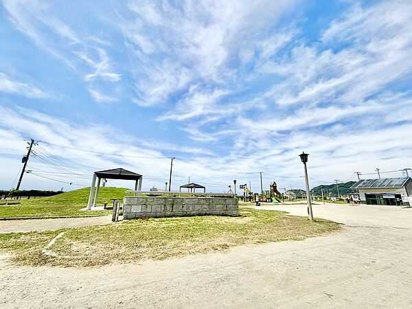 鎌倉海浜公園まで徒歩4分（約270m）