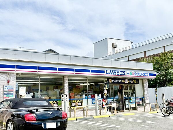 ローソン・スリーエフ鎌倉由比ガ浜店まで徒歩3分（約230m）