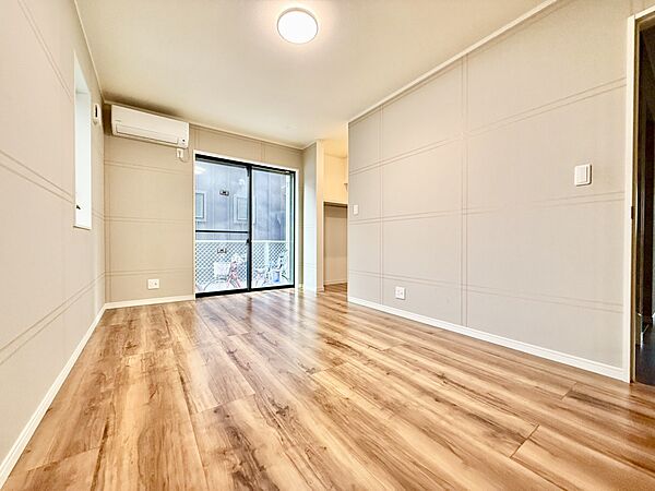 【納戸(約7.5帖)】最も広さにゆとりのあるお部屋です。主寝室として使用することもおすすめです。