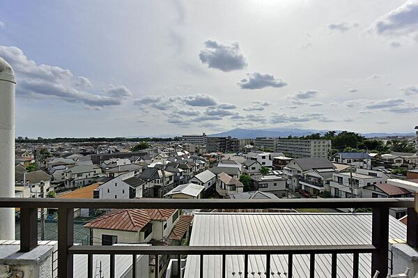 【住戸からの眺望写真】最上階につき、眺望・通風ともに良好です。開放感のある景色を眺めることができそうです。※眺望は将来に渡って保証するものではありません。