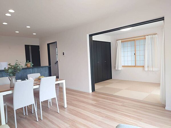 【大和市中央林間西3丁目 戸建】小中学校徒歩5分圏内。全居室2面採光以上で明るく快適な4LDKの住まい。2026年3月内装リフォーム済みです。