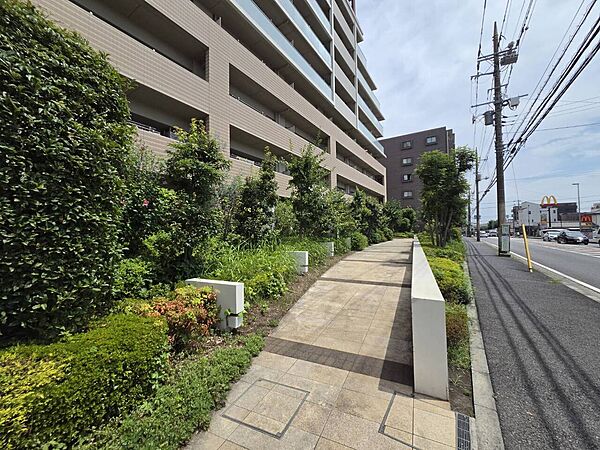 【現地外観】大和市立北大和小学校まで徒歩16分、大和市立つきみ野中学校まで徒歩13分。毎日の通学時間は、お友達との大切な時間。楽しくお喋りをしていると、あっという間に到着しそうです。