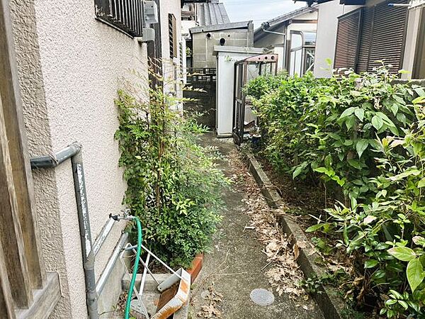 敷地内