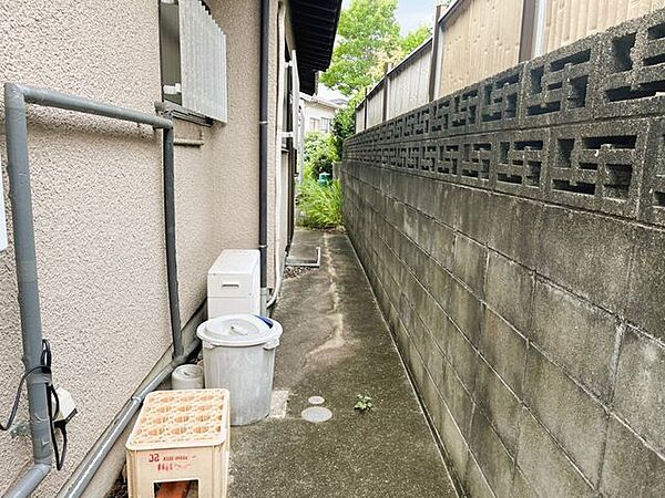 敷地内