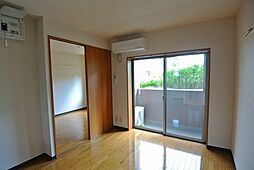 ルマ・テルチア 102 1階1LDKのリビング/ダイニング