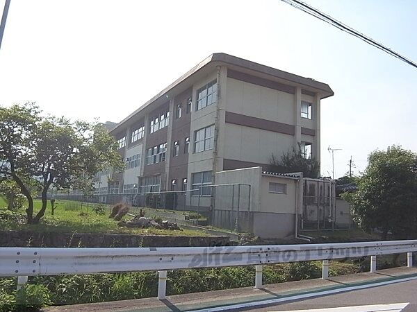 画像13:千代川小学校まで310メートル