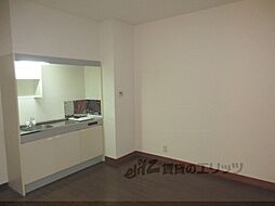 京福電気鉄道北野線 宇多野駅 徒歩12分の賃貸マンション 2階1LDKのリビング/ダイニング