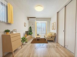 エルソラーレII 102 1階1LDKのリビング/ダイニング