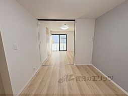 JR山陰本線 並河駅 徒歩8分の賃貸マンション 1階1LDKのリビング/ダイニング