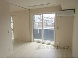 マロード亀岡駅北 101 1階2LDKのリビング/ダイニング