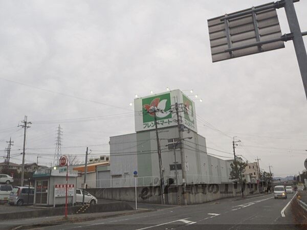 画像22:フレンドマート　雄琴駅前店まで60メートル