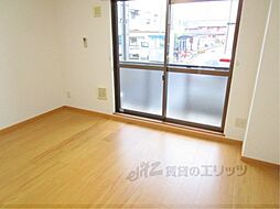 リバーレイクヒルズ 1階1Kのリビング/ダイニング