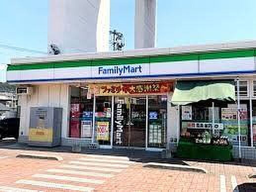 ファミリーマート宗像ZONE店 徒歩8分。 580m