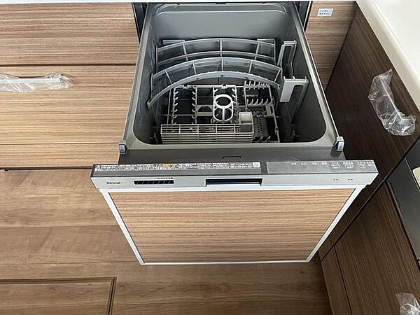 システムキッチンには、毎日の洗い物を手助けしてくれる「食洗器」付です！