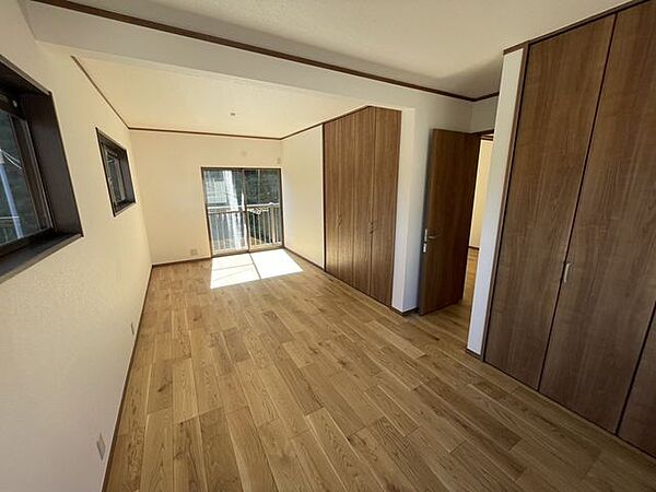 2階プライベート居室です！フローリング張、クロス貼替、クローゼット交換済みで快適にお住まいになれます！